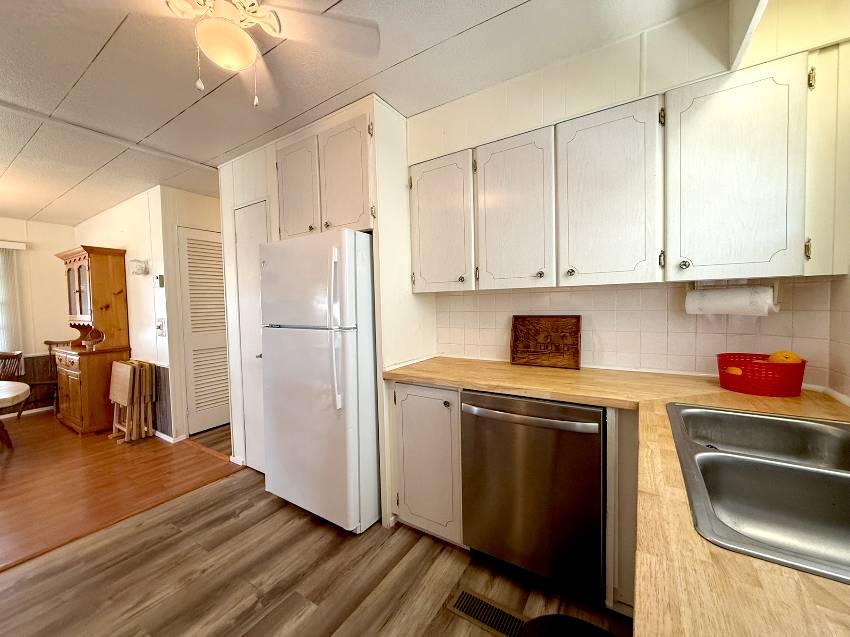 31 Center Rd a Palmetto, FL Mobile or Manufactured Home for Sale